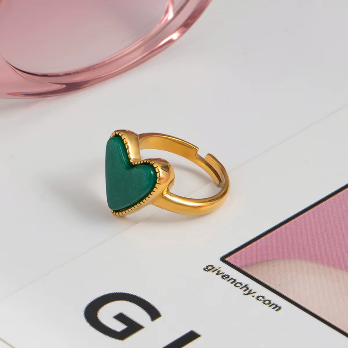 Anillo Corazon Piedra Verde Grande | Dorado
