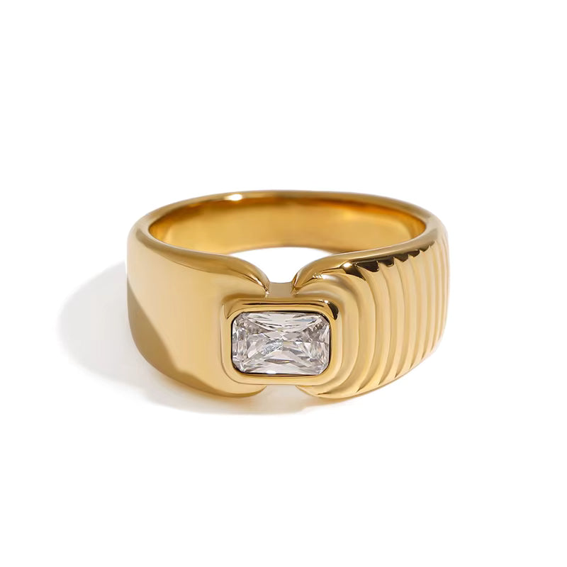 Anillo geométrico con corte esmeralda | Dorado
