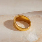 Anillo geométrico con corte esmeralda | Dorado