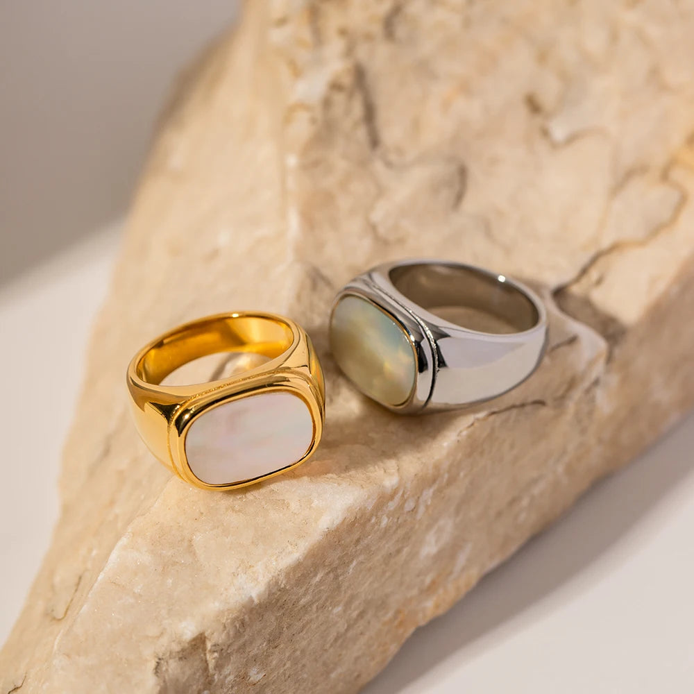 Anillo Lujo Piedra Blanca Nacarada | Dorado
