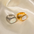 Anillo Lujo Piedra Blanca Nacarada | Dorado