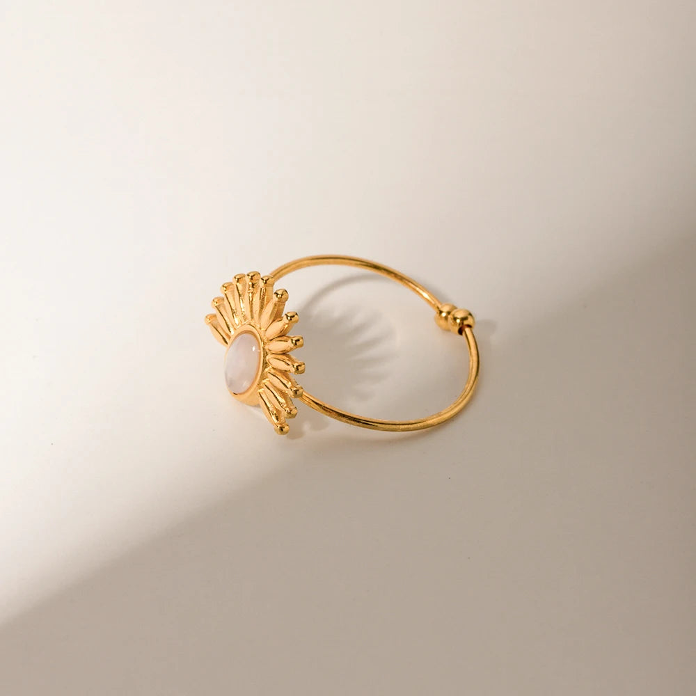 Anillo Medio Sol Piedra Blanca | Dorado
