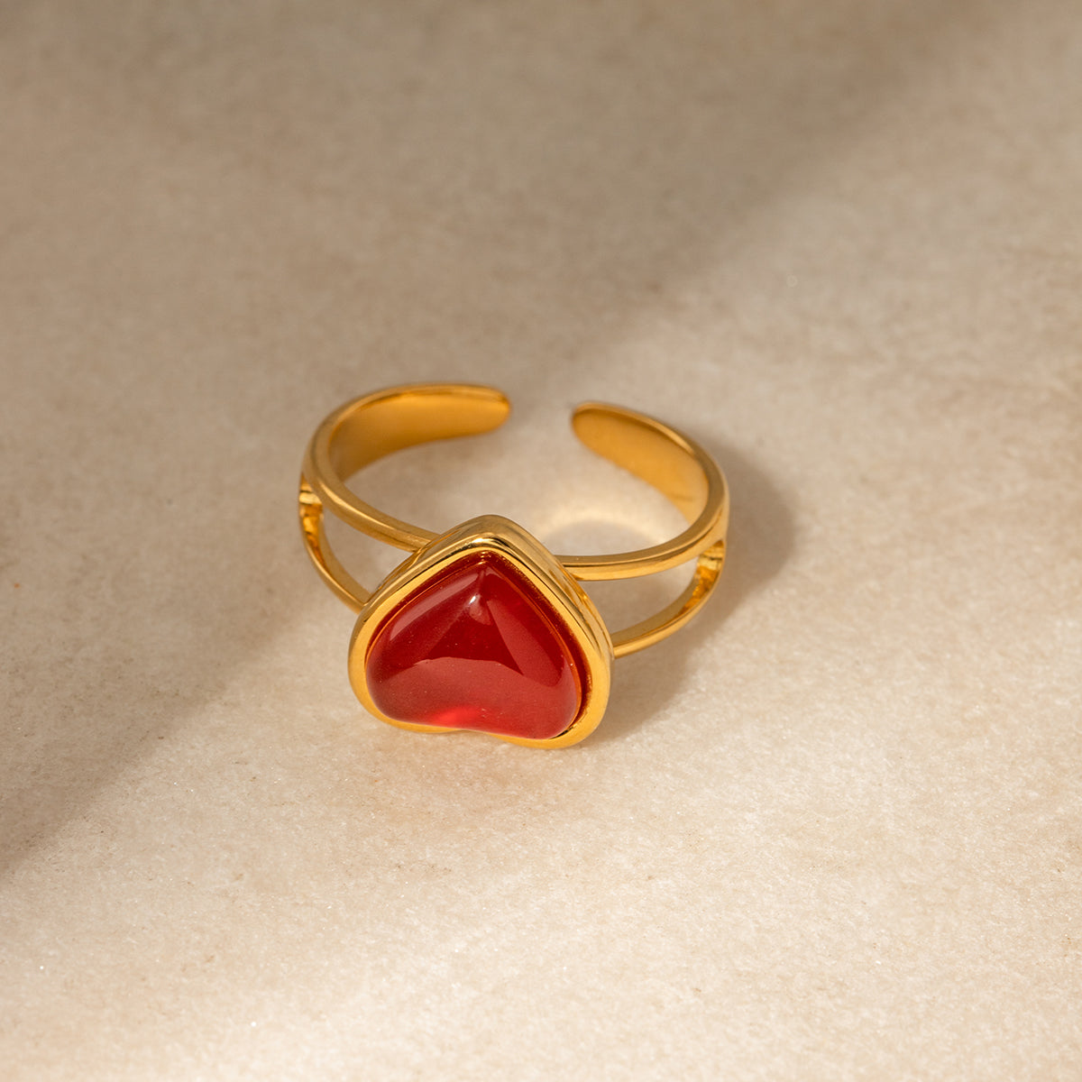Anillo de Ágata Roja Lisa | Dorado