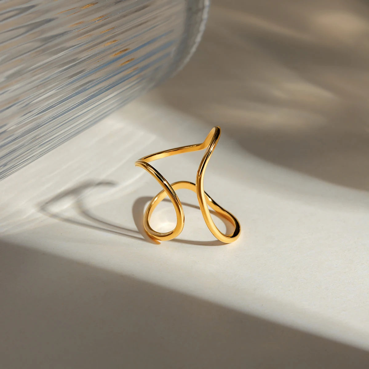 Anillo Geometric Curvaslineas | Dorado