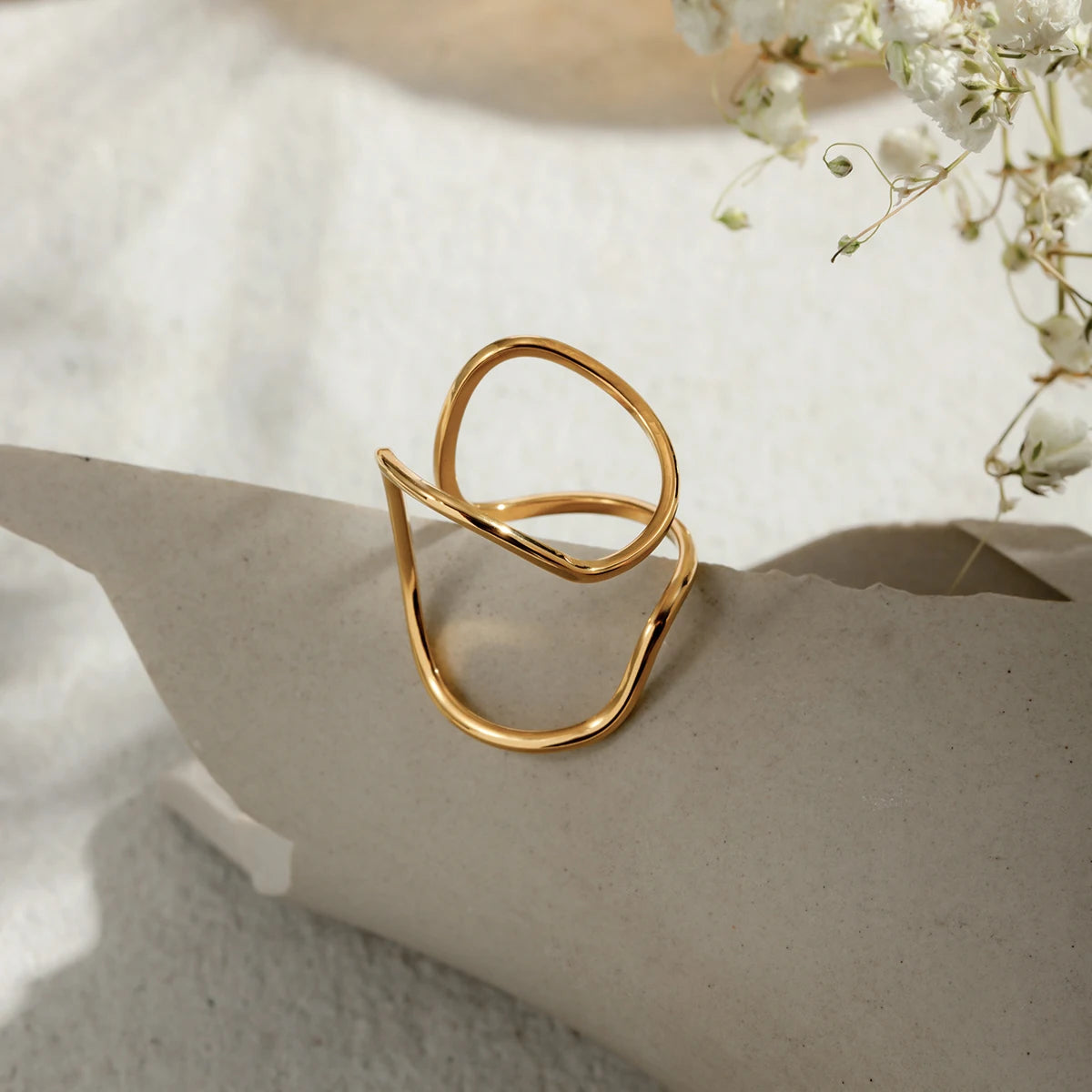 Anillo Geometric Curvaslineas | Dorado