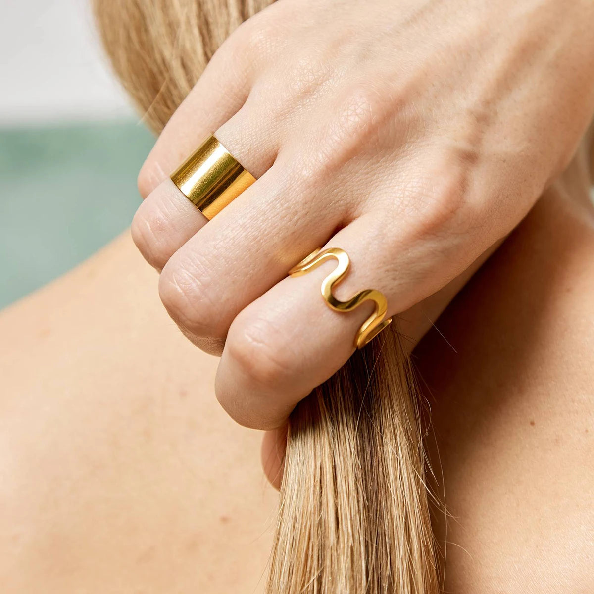 Anillo Geometric Curvas | Dorado
