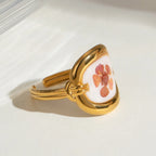 Anillo Ovalado Resina Flor Roja | Dorado