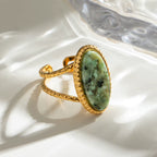 Anillo Vintage con Piedra Ovalada Verde | Dorado