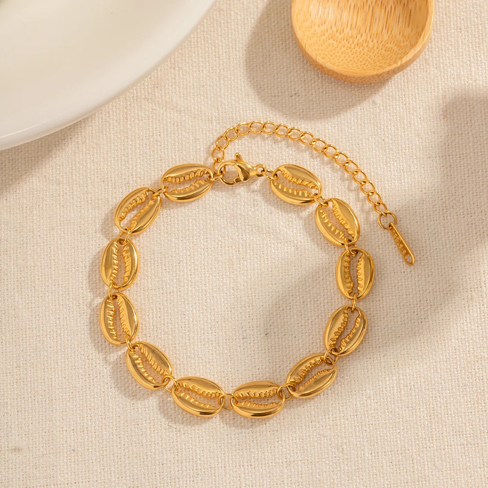 Pulsera con Conchas Marinas Cauri | Dorado