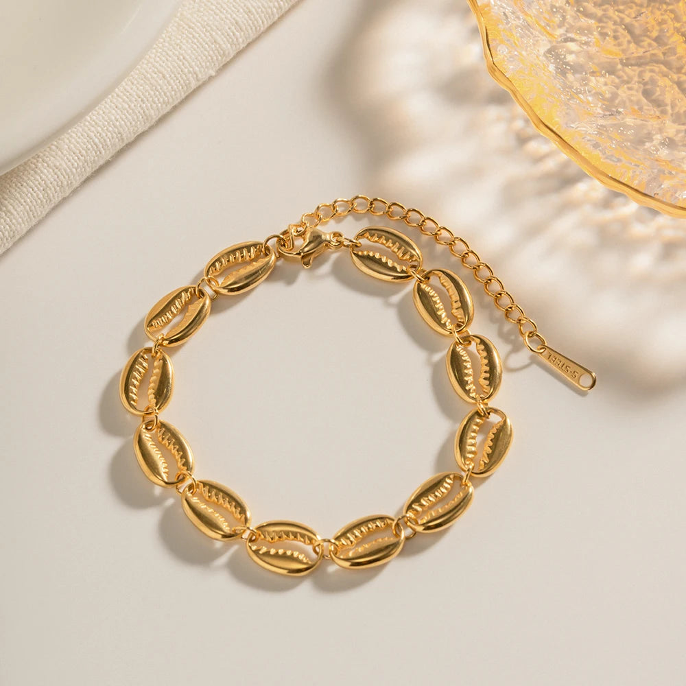 Pulsera con Conchas Marinas Cauri | Dorado