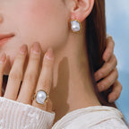 Anillo Centro Alto Blanco | Dorado Perla