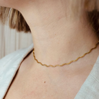 Cadena Collar Rígida Onda | Dorado