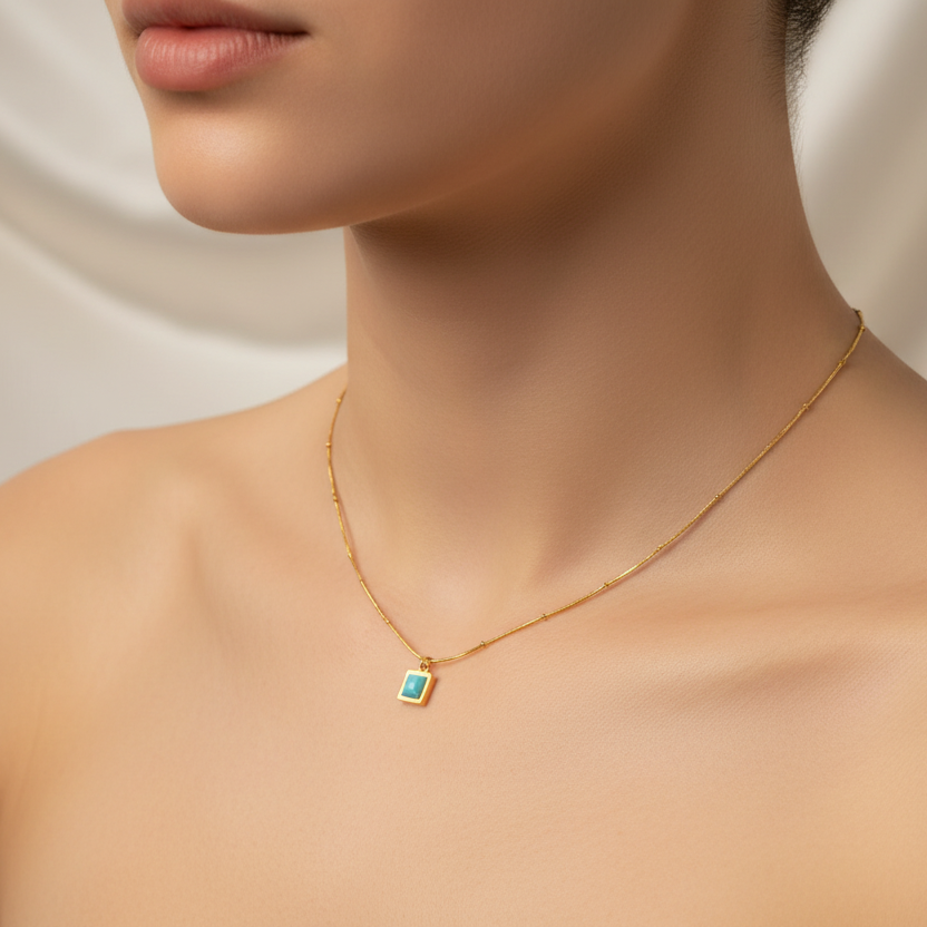 Collar Puntos Con Dije Cuadrado Azul | Dorado