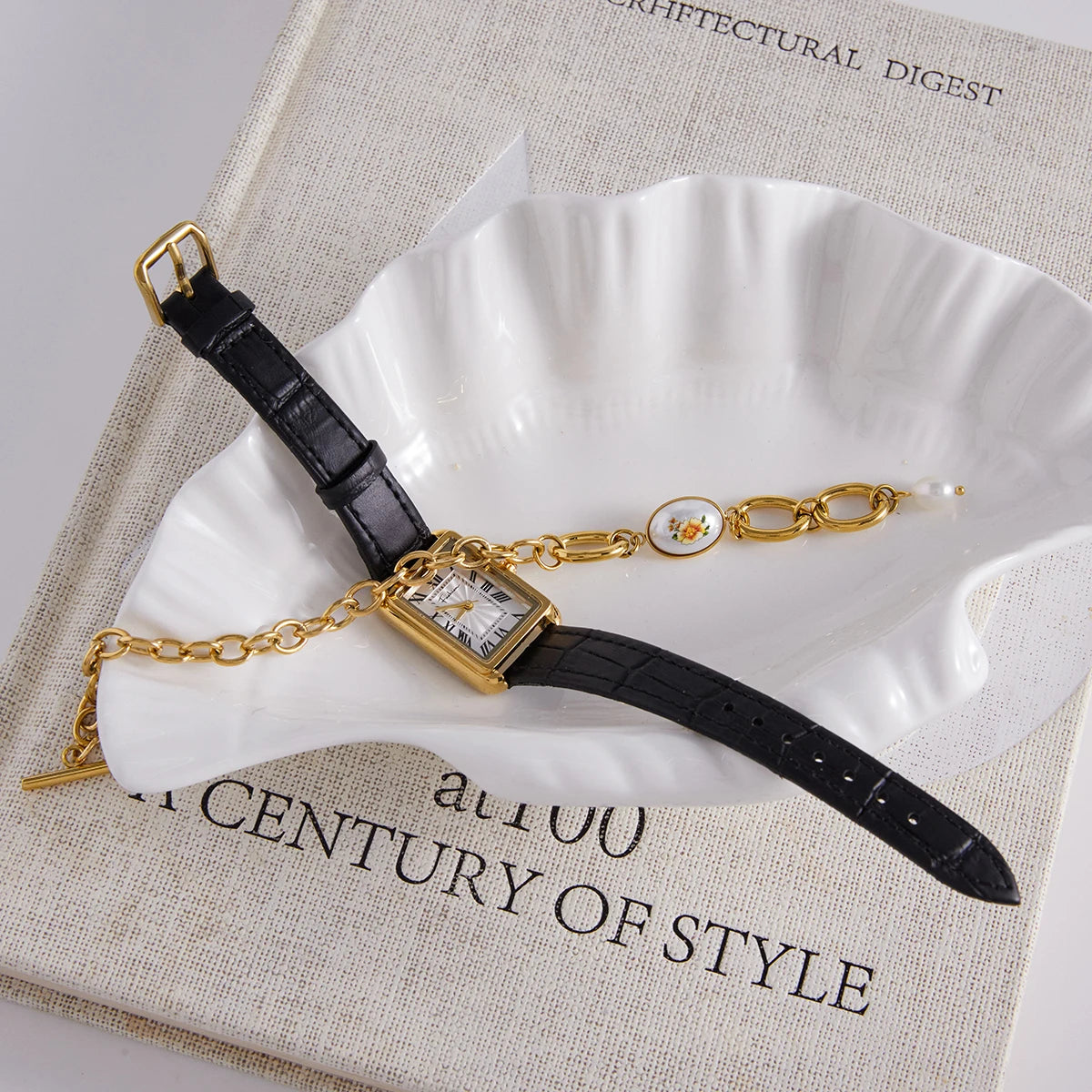 Pulsera De Eslabones Con Dije De Flor Vintage Y Perla | Dorado