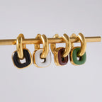 Argolla Gruesas Con Dije Cuadrado De Esmalte Blanco, Vinotinto, Negro y Verde | Dorado