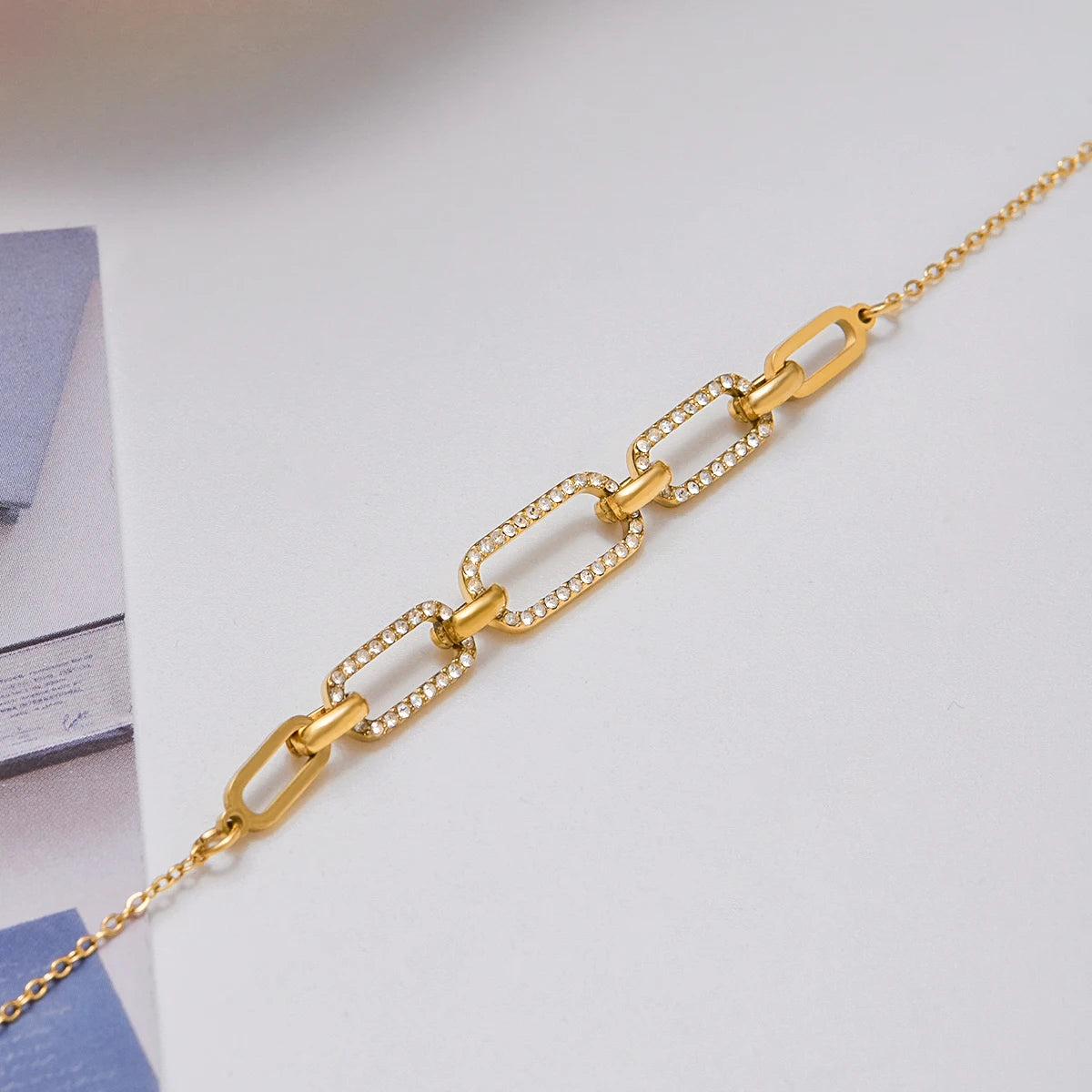 Pulsera Con Eslabones Clip Y Pavé De Cristales | Dorado