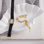 Pulsera De Eslabones Con Dije De Flor Vintage Y Perla | Dorado