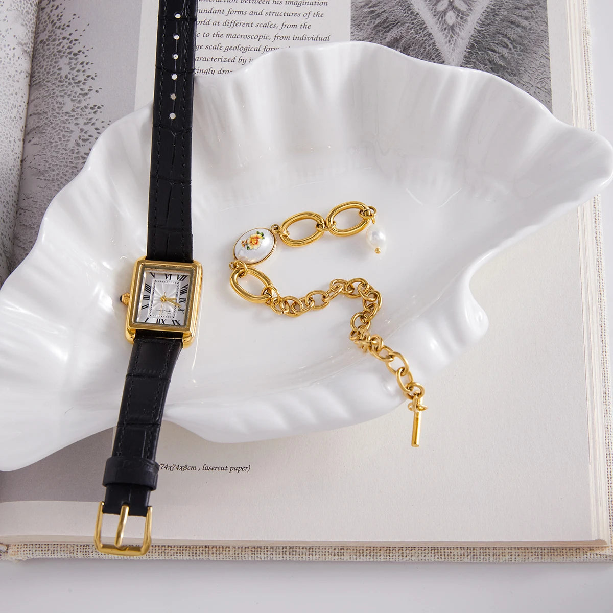 Pulsera De Eslabones Con Dije De Flor Vintage Y Perla | Dorado