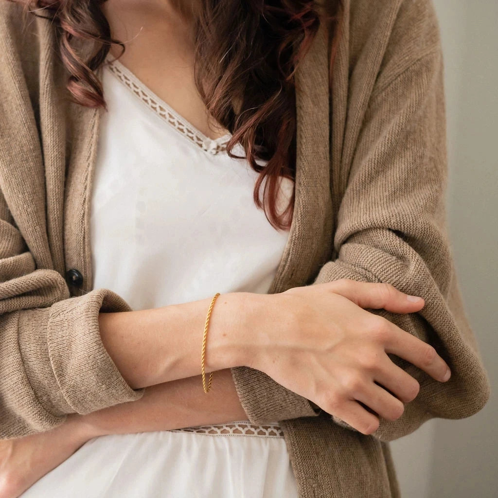 Pulsera Fina De Estilo Entorchado | Dorado