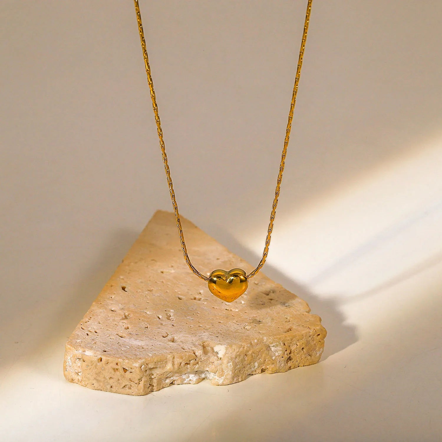 Collar Mini Corazón Minimalista | Dorado