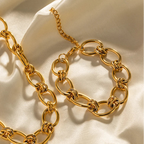 Pulsera De Estilo Clasico Con Detalles De Nudo Metalico Grande | Dorado