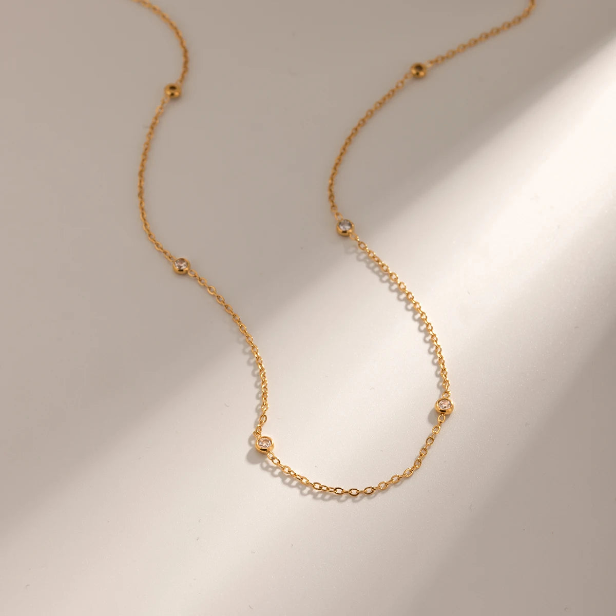 Collar Puntos De Luz Con Circones Minimalistas | Dorado