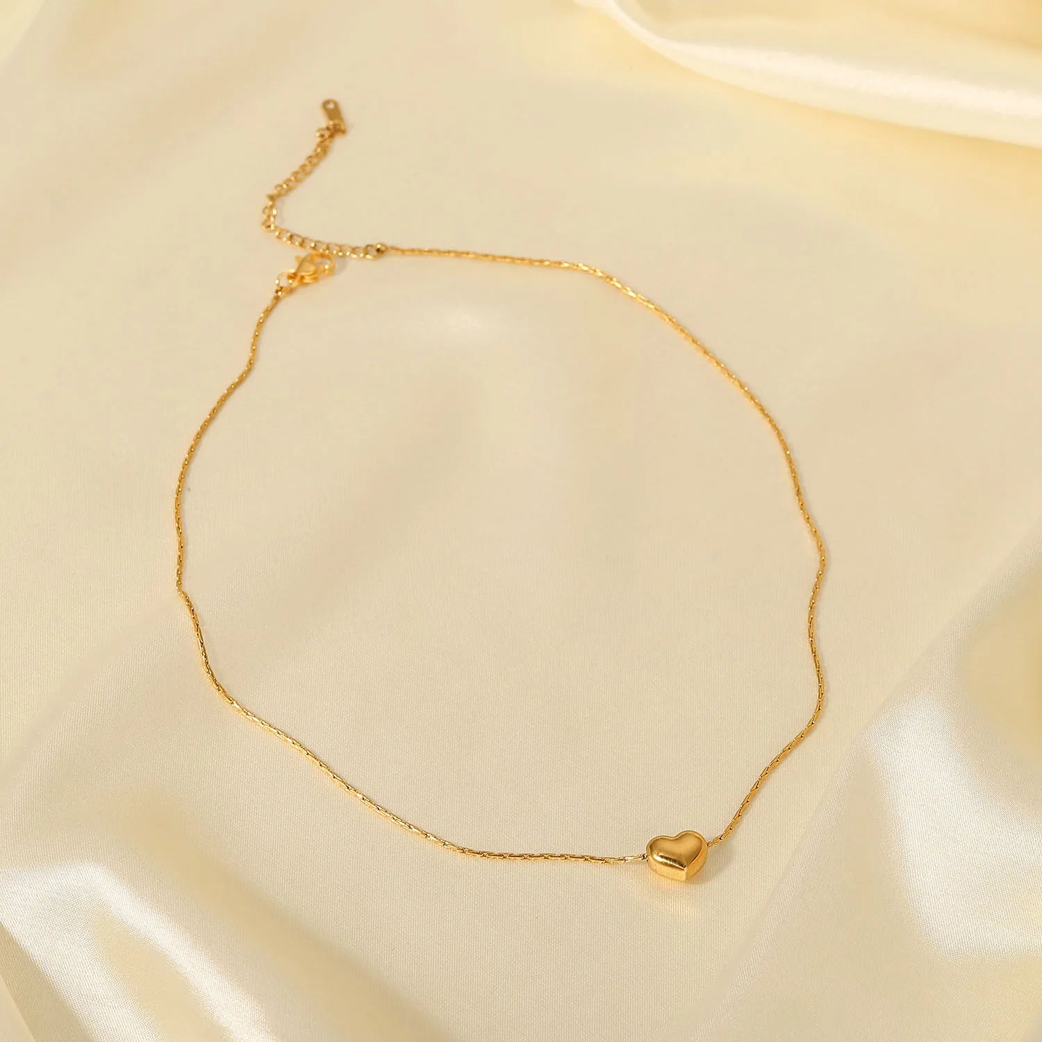 Collar Mini Corazón Minimalista | Dorado