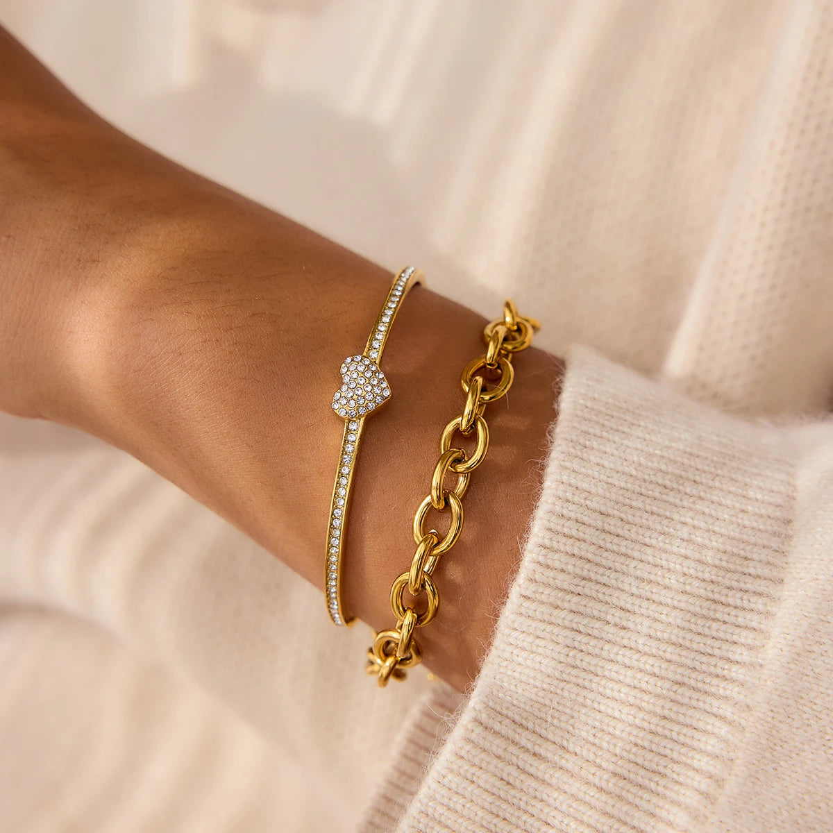 Pulsera Minimalista De Uniones Circulares Con Broche | Dorado