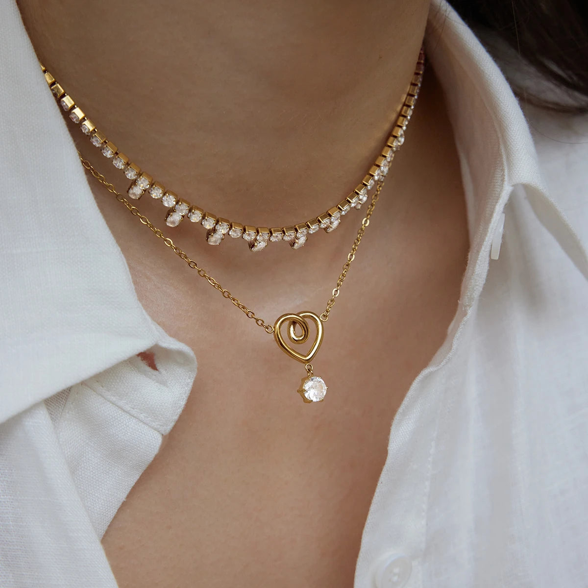 Collar Corazón Swirl y Punto de Luz | Dorado