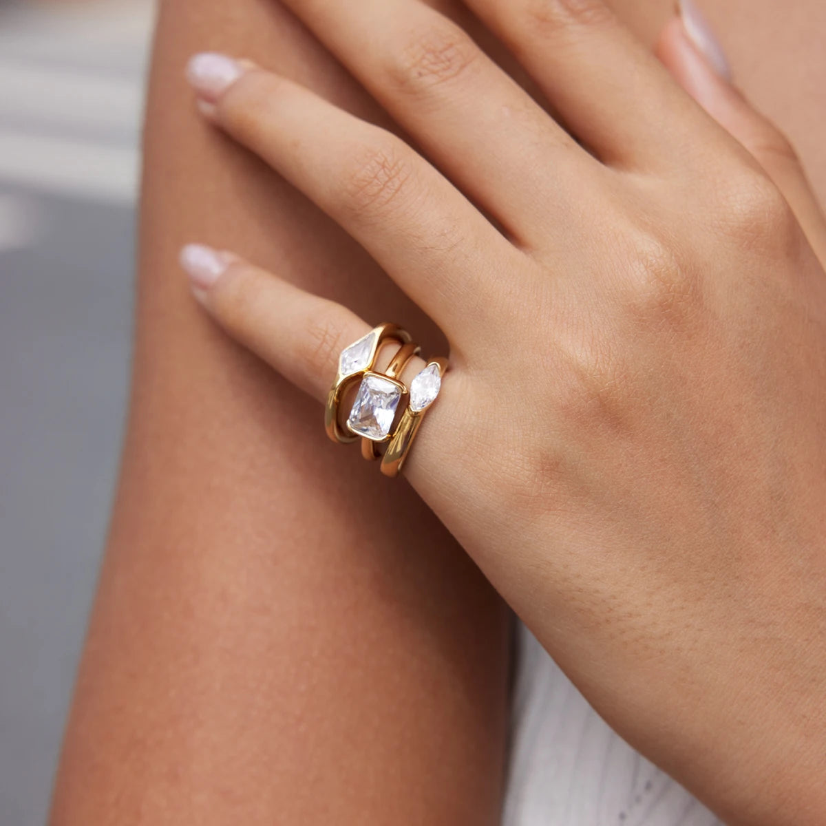 Anillos minimalistas con Circonia  | Dorado