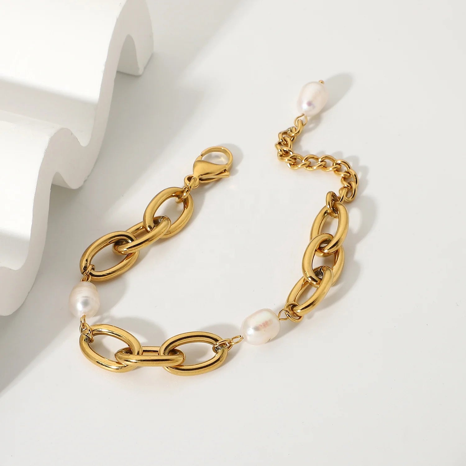 Pulsera De Estilo Barroco Con Perlas Organicas | Dorado