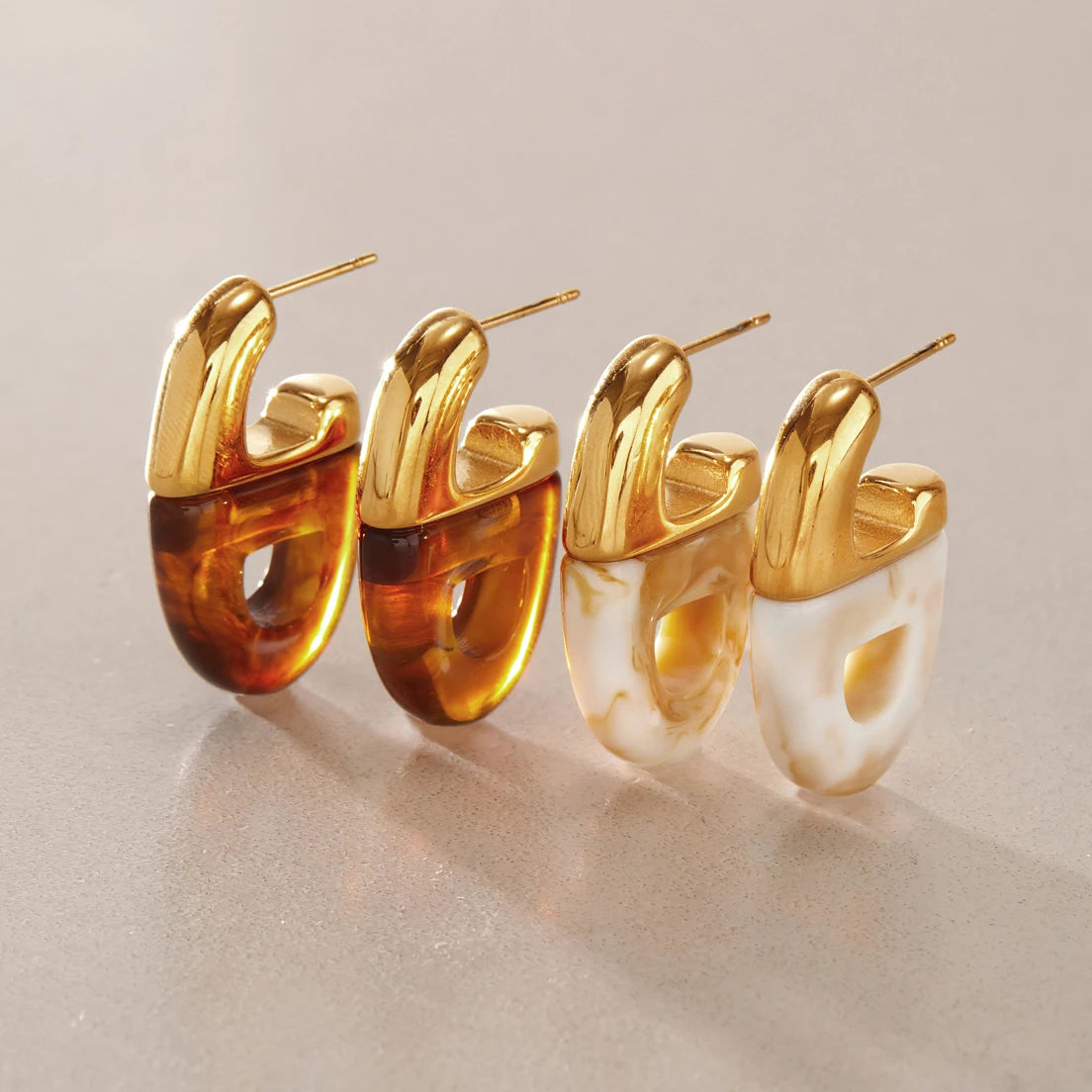Zarcillos Elegantes con Resina Marmoleada | Dorado