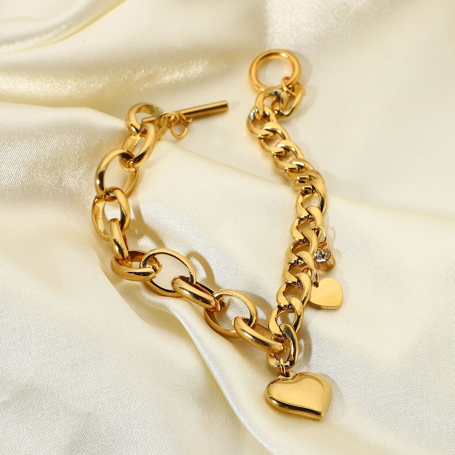 Pulsera De Uniones Variadas Y Figuras Romanticas | Dorado