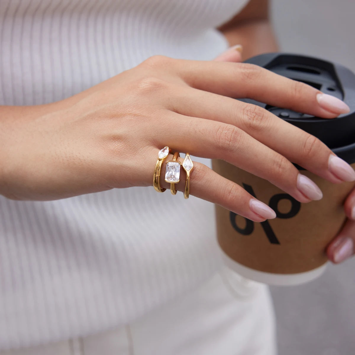 Anillos minimalistas con Circonia  | Dorado