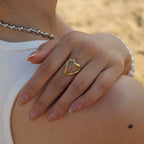 Anillo Resina Minimalista Florrosada | Dorado