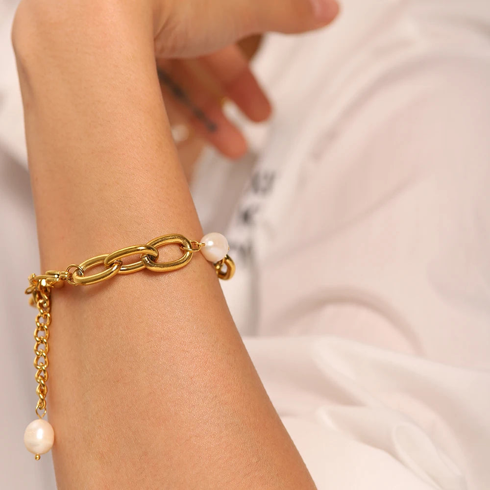 Pulsera De Estilo Barroco Con Perlas Organicas | Dorado