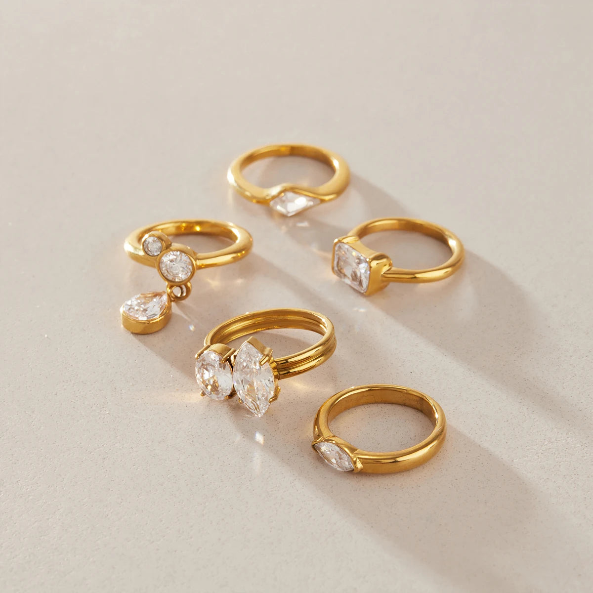 Anillos minimalistas con Circonia  | Dorado